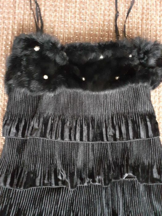 Czarna ciekawa sukienka