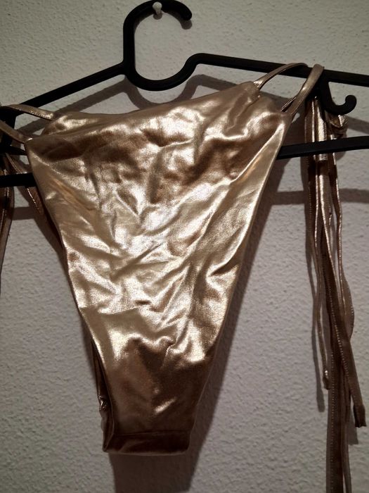 Conjunto saia e top,com biquíni Missyempire.