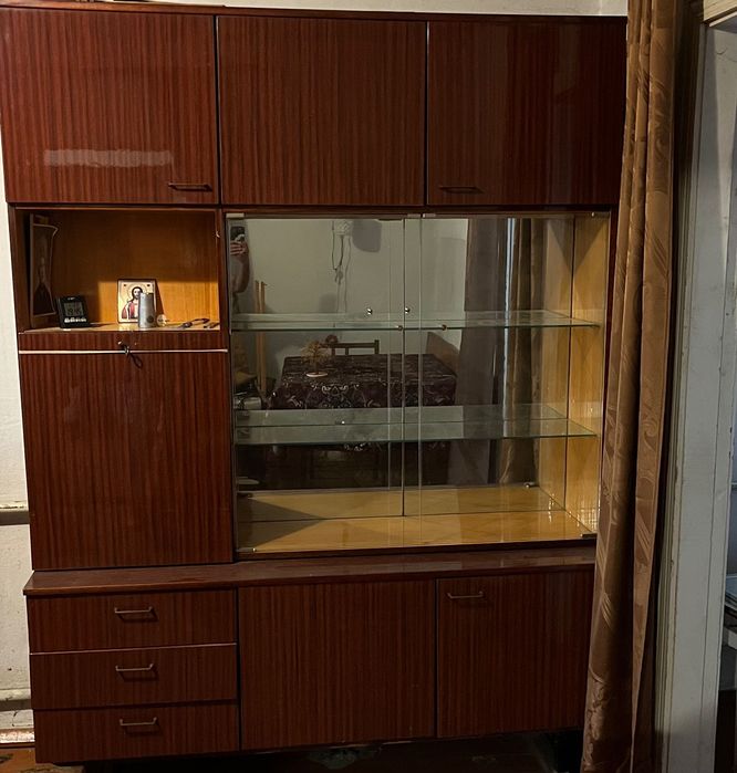 Сервант радянських  часів б/в