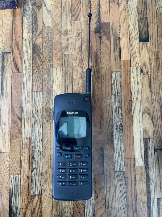 Nokia - 450 мобильный телефон в идеальном состоянии