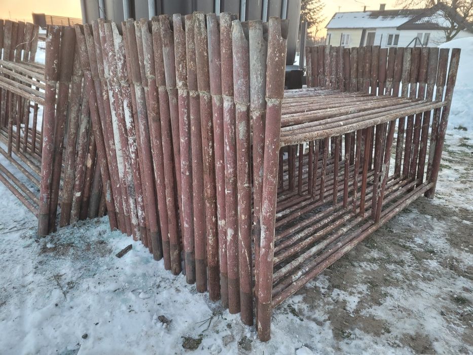 Rusztowania warszawskie 24 sztuki.