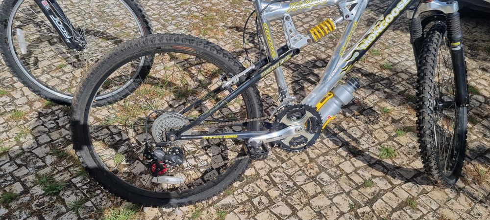 Bicicletas Mongoose XR200 e Solution