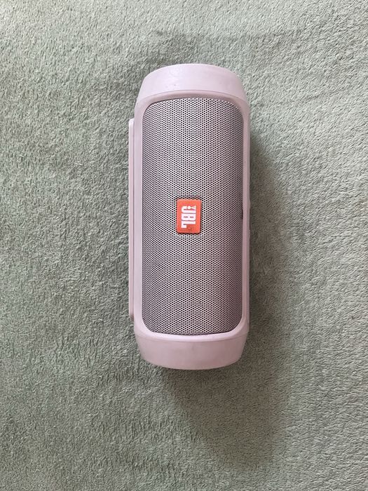 JBL колонка , чудово грає , в хорошому стані