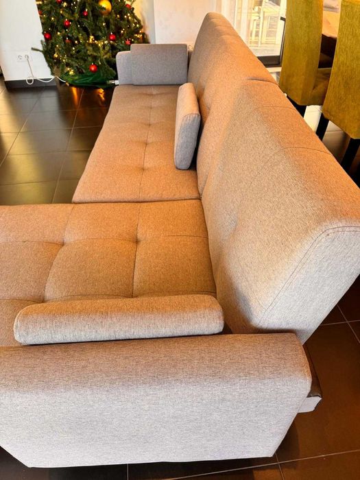 Sofá Chaise Longue Cama Reversível Estofada em Tecido