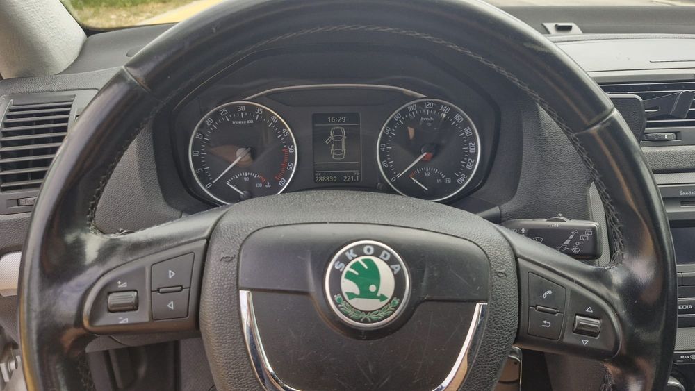 Skoda em bom estado- nacional, Contacto-910450816
