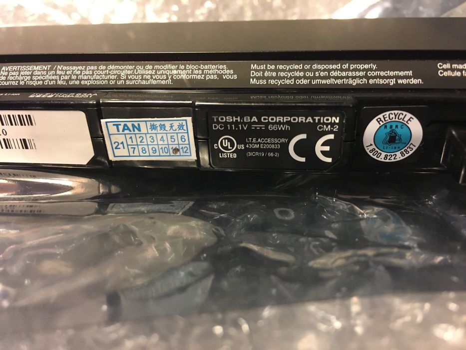 Bateria portatil Toshiba - PA3831U-1BRS