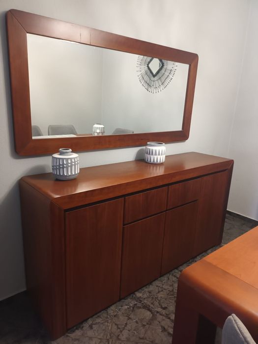 Aparador em madeira (sem espelho)