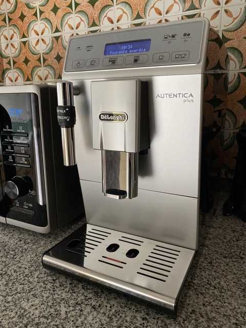 Maquina de Cafe Automatica Delonghi Autentica Plus