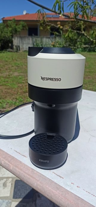 Máquina de café nespresso Krups vertuo pop branca
