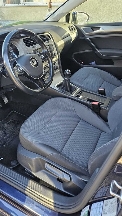 VW Golf Variant 1.6 tdi Confortline Bluemotion