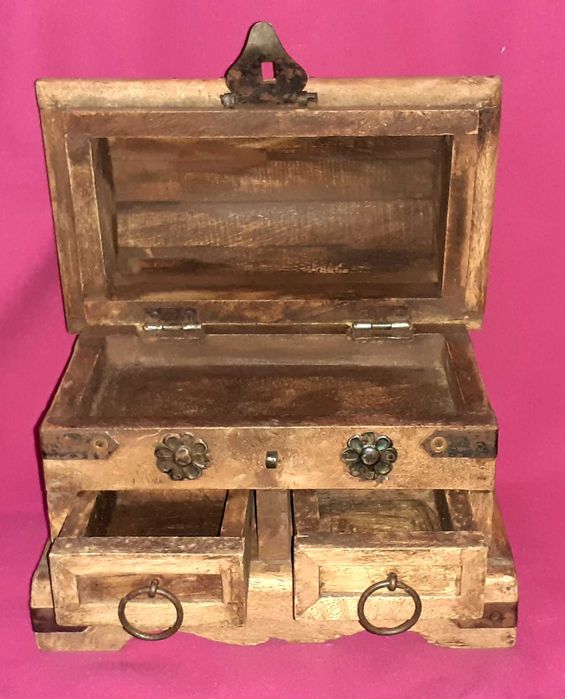 Baú/Guarda-Joias em Madeira