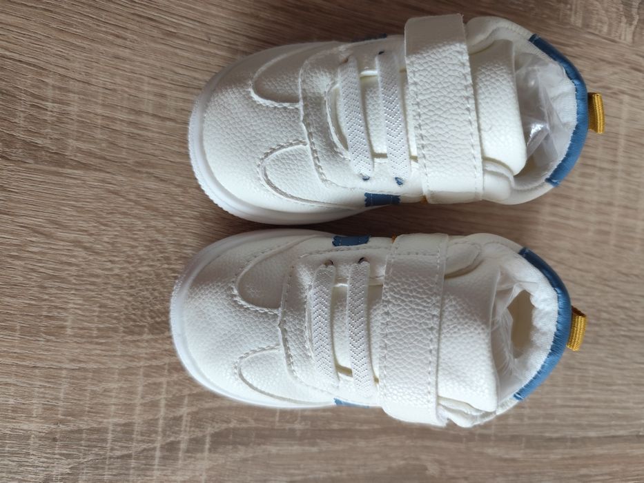 Кросівки 19 розмір