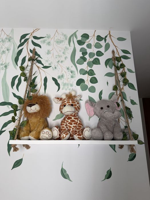 Prateleira suspensa C/ 3 peluches