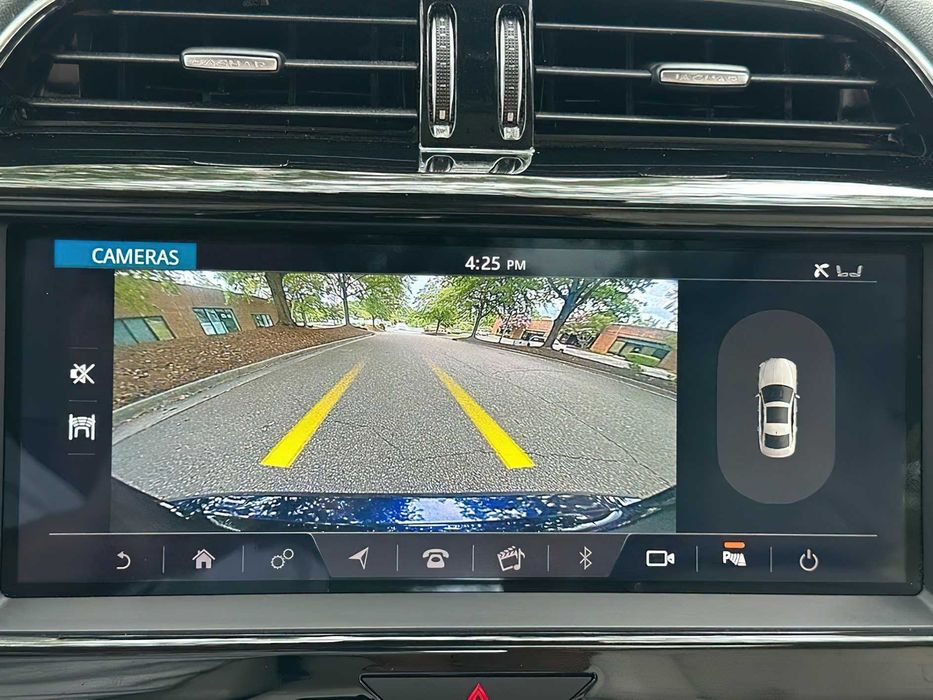 Jaguar XE      2020