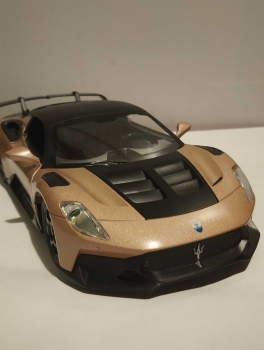 Модель спорткар Maserati GT2.1/24