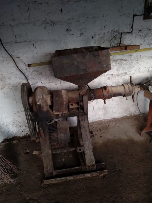 Продам маслобойню (прес для соняшникової олії, повний комплект)