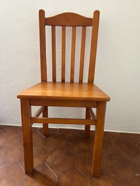 10 cadeiras em madeira maciça
