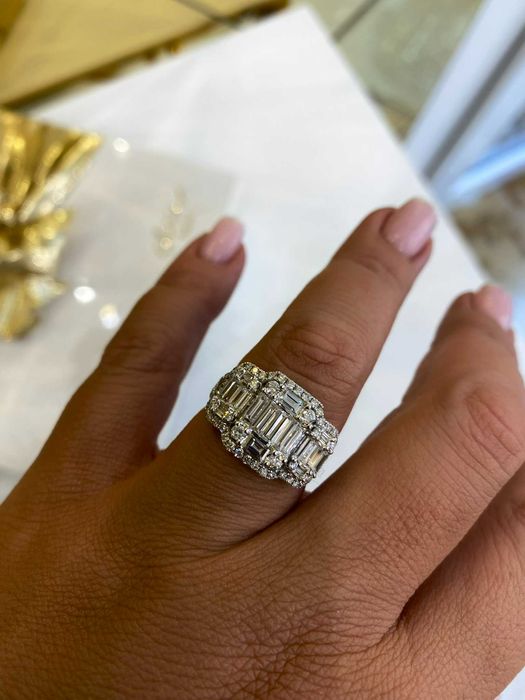 Pierścionek z diamentami naturalnymi Infinity bagiety 1.90 CT