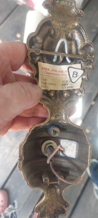 Żyrandole retro z kinkietami