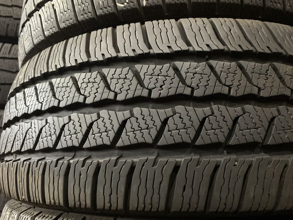 Комплект шин б/у зима 235/65-16с Continental Wanco Winter