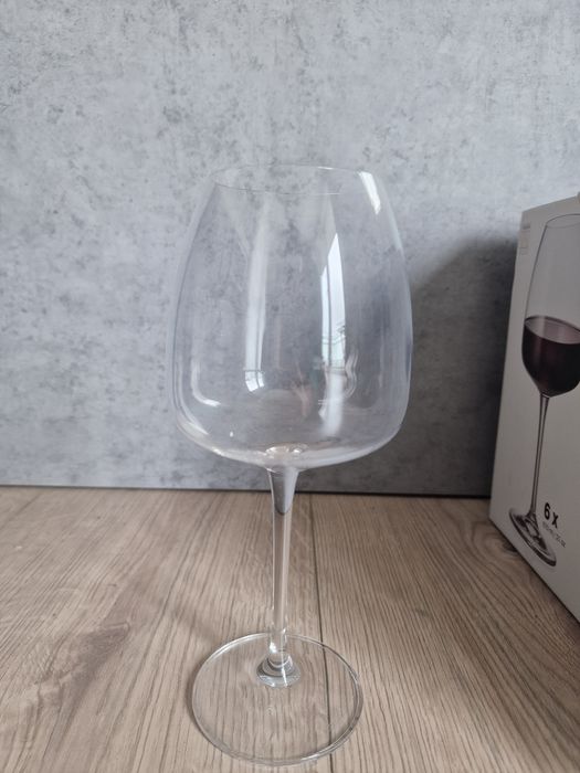 NOWE kieliszki do wina, 610ml