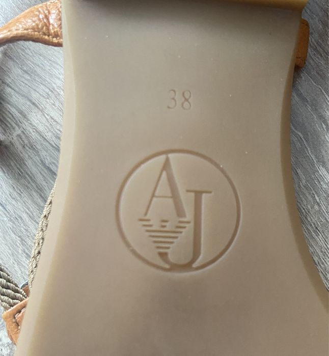 Sandały damskie skórzane brąz Armani rozm. 38