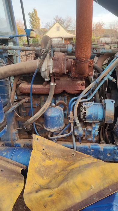 Трактор Беларус МТЗ 80 у робочому стані