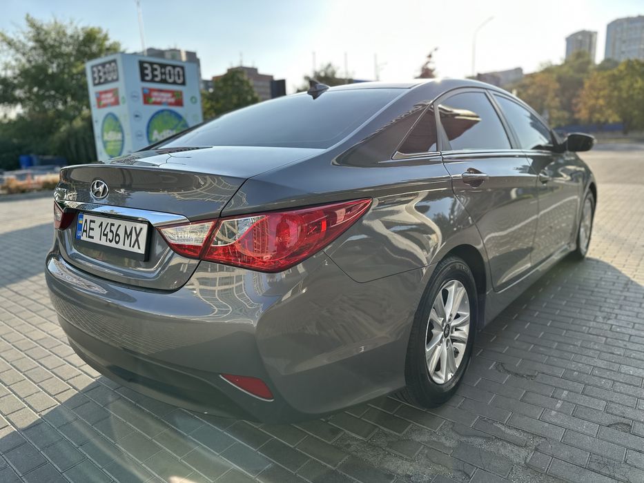 Hyundai Sonata 2014 року.