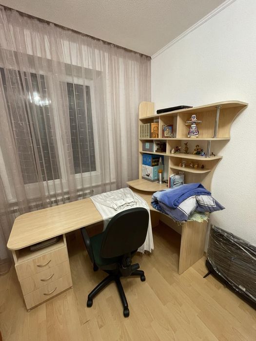 Продається комплект меблів