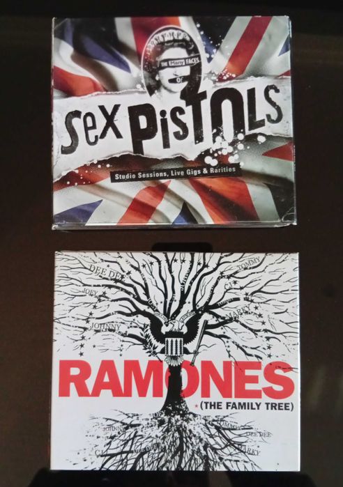 CD's Punk Ramones(2 CD's) / Sex Pistols(3 Cd's)