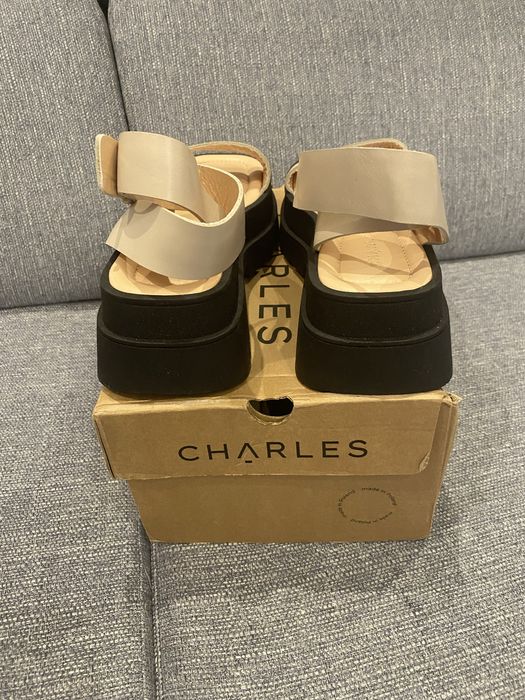 Nowe skórzane sandały damskie