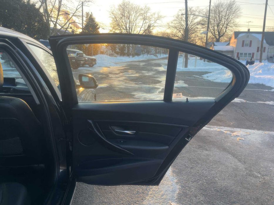 BMW 3 Series      2016