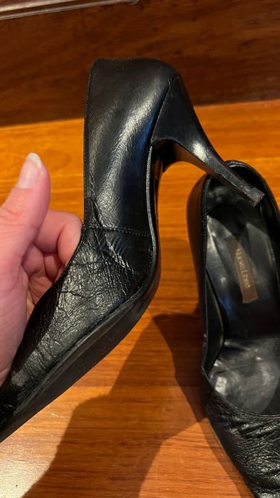 Sapatos de salto médio pretos de pele estilo anos 2000 / y2k