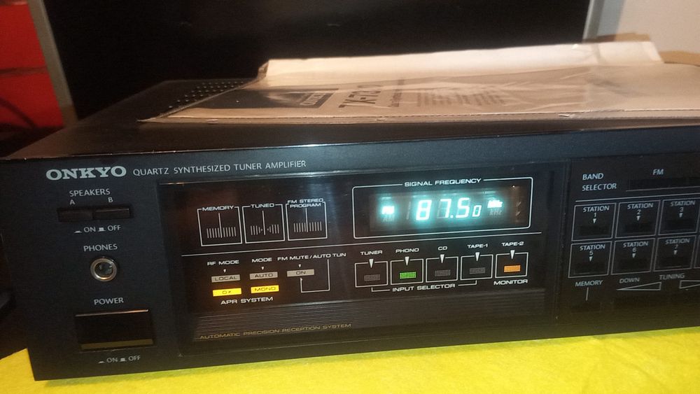 Amplificador Onkyo com radio