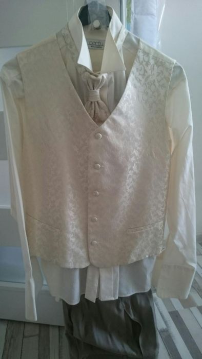 Garnitur męski firmy Intermoda, koszula męska firmy Wólczanka