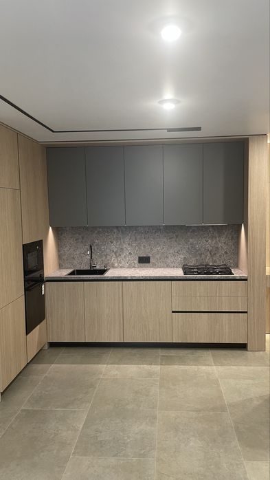 Продаж 1 кімнатної квартири з дизайнерським ремонтом + комірка в подарунок!