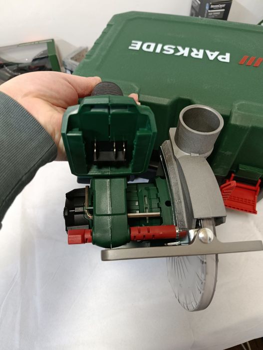 Акумуляторн дискова пилка parkside PHKSA 20-Li C4, паркетка парксайд