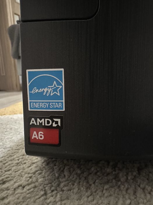 Komputer stacjonarny Lenovo