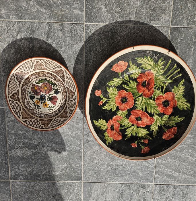 Pratos de barro decorativos