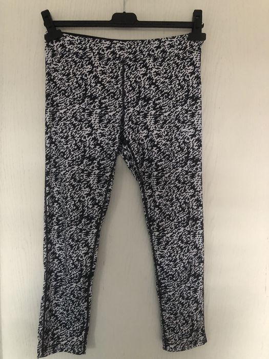 Czarno-białe leginsy sportowe3/4 nike