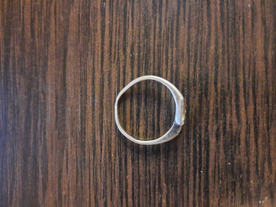 Кольцо с белыми камушками колечко бижутерия