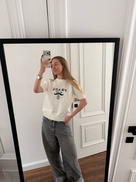 Футболка в стилі Прада