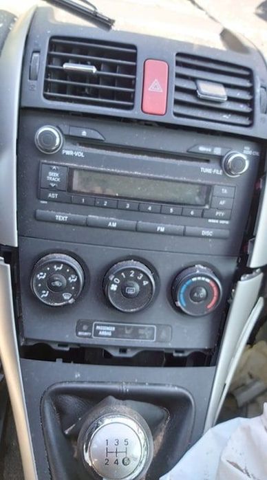 TOYOTA AURIS RADIO FABRYCZNE ORYGINAL CD