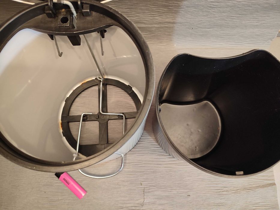 Урна с педалью 12л