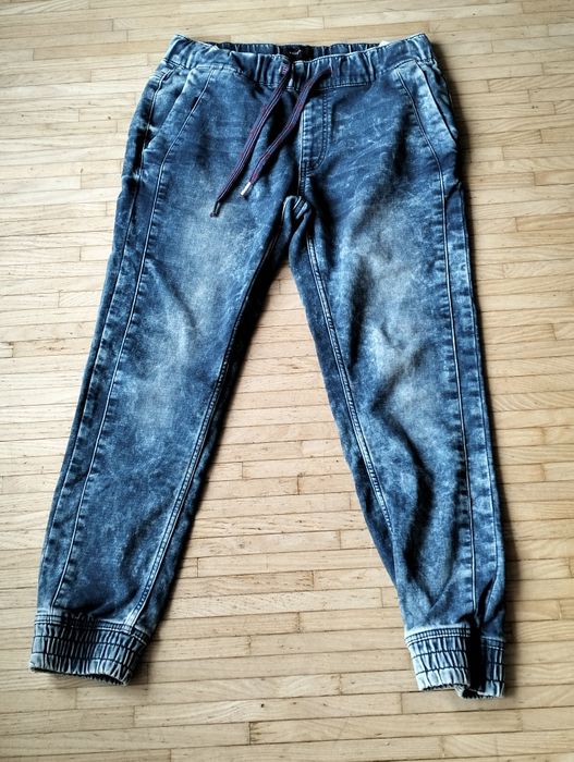 Reserved męskie joggery r. 31 M/L