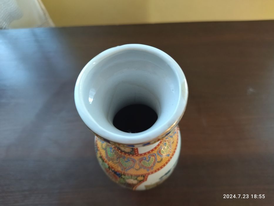 Chiński wazonik ceramiczny
