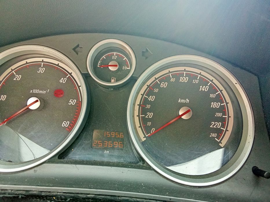Carro Opel astra