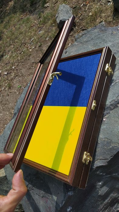 Рамка для медалей, орденів, шевронів на два відділи