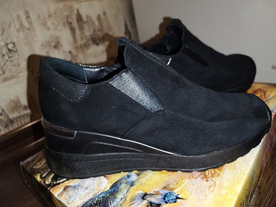 Кросівки шкіряні жіночі Topas collection