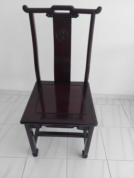 Mesa de jantar e 6 cadeiras orientais em madeira de qualidade